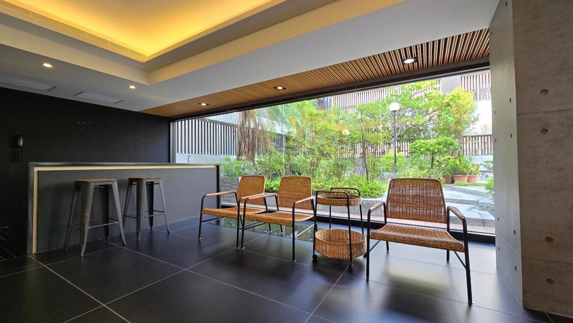 Hotel R14 Kaohsiung Exterior photo