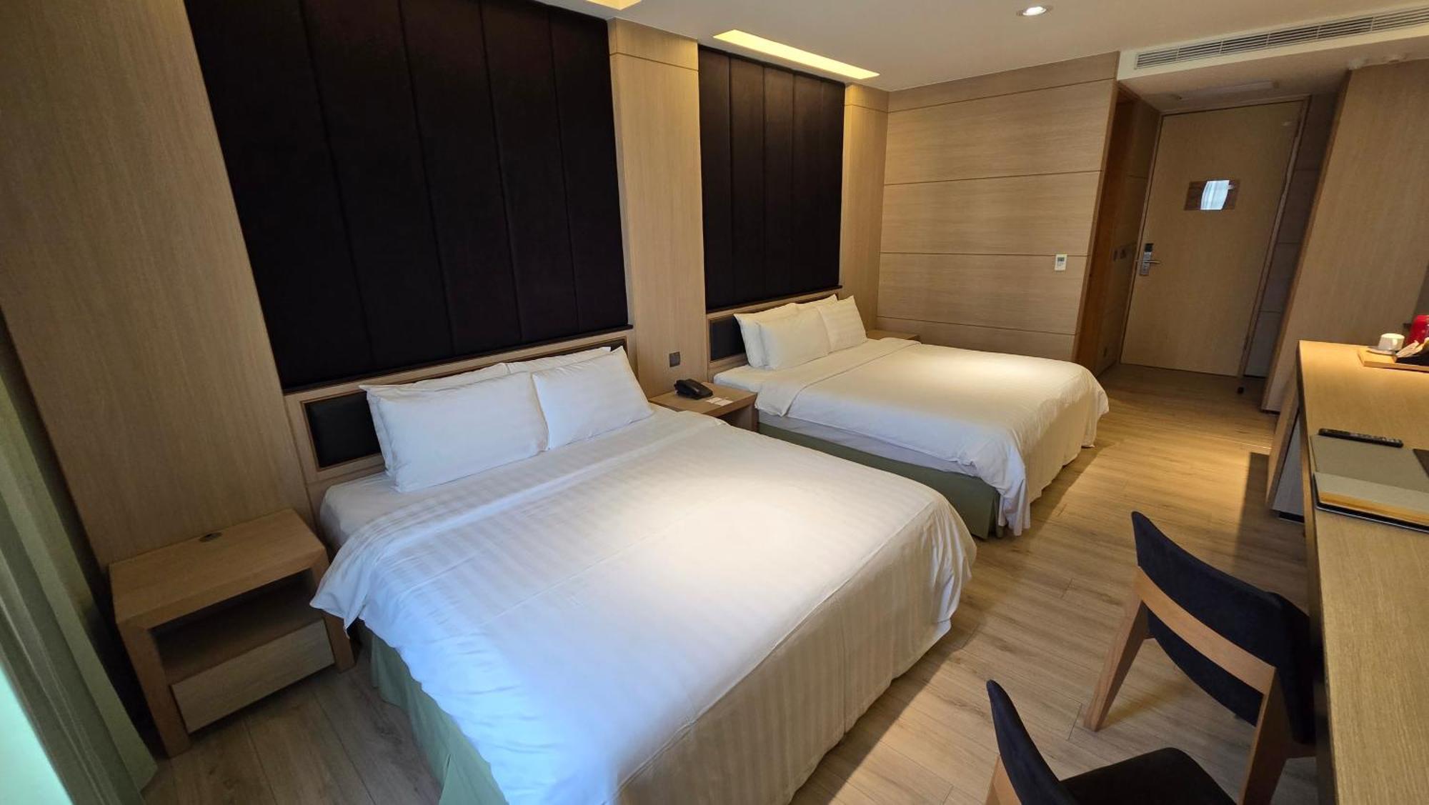 Hotel R14 Kaohsiung Exterior photo