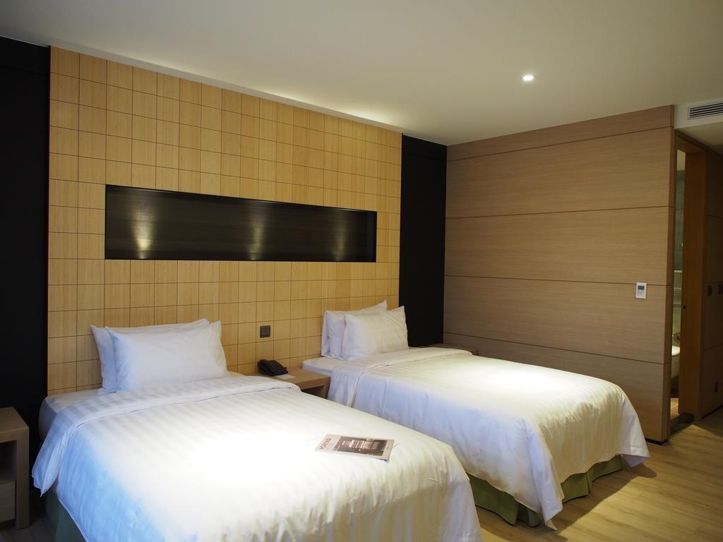 Hotel R14 Kaohsiung Exterior photo