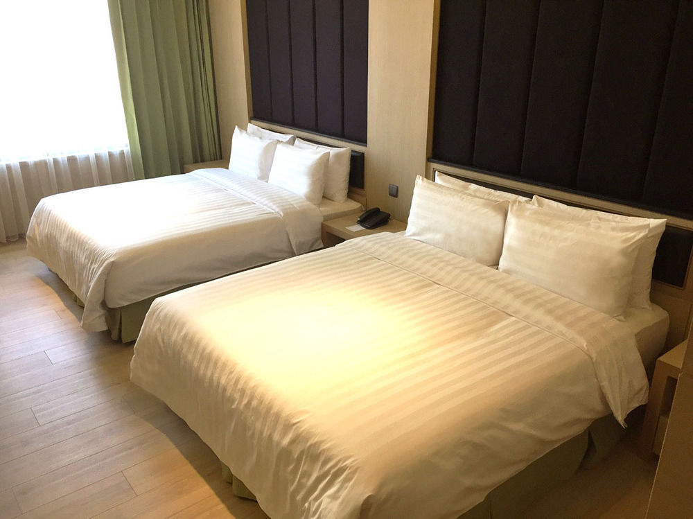 Hotel R14 Kaohsiung Exterior photo